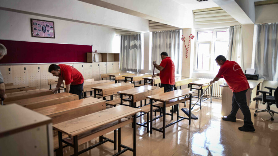 Eğitimde tasarruf öğrencilerin psikolojisi ve sağlığını tehdit ediyor