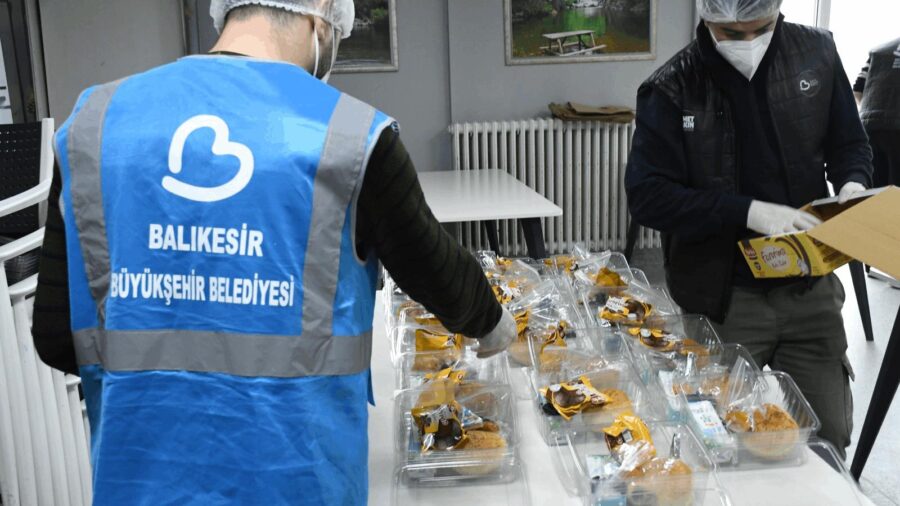 Balıkesir’de İlkokul Öğrencilerine Beslenme Desteği Sürüyor