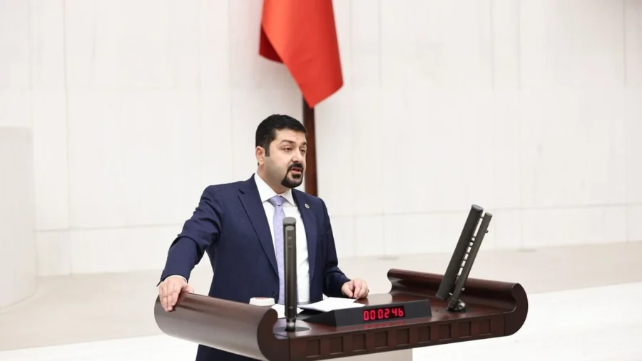 Edirne Milletvekili Ahmet Baran Yazgan, Türkiye’de mahkeme kararıyla 16 yaşındaki çocukların evlendirilebilmesine dikkat çekerek Aile Bakanlığı’na konuyla ilgili sorular yöneltti.