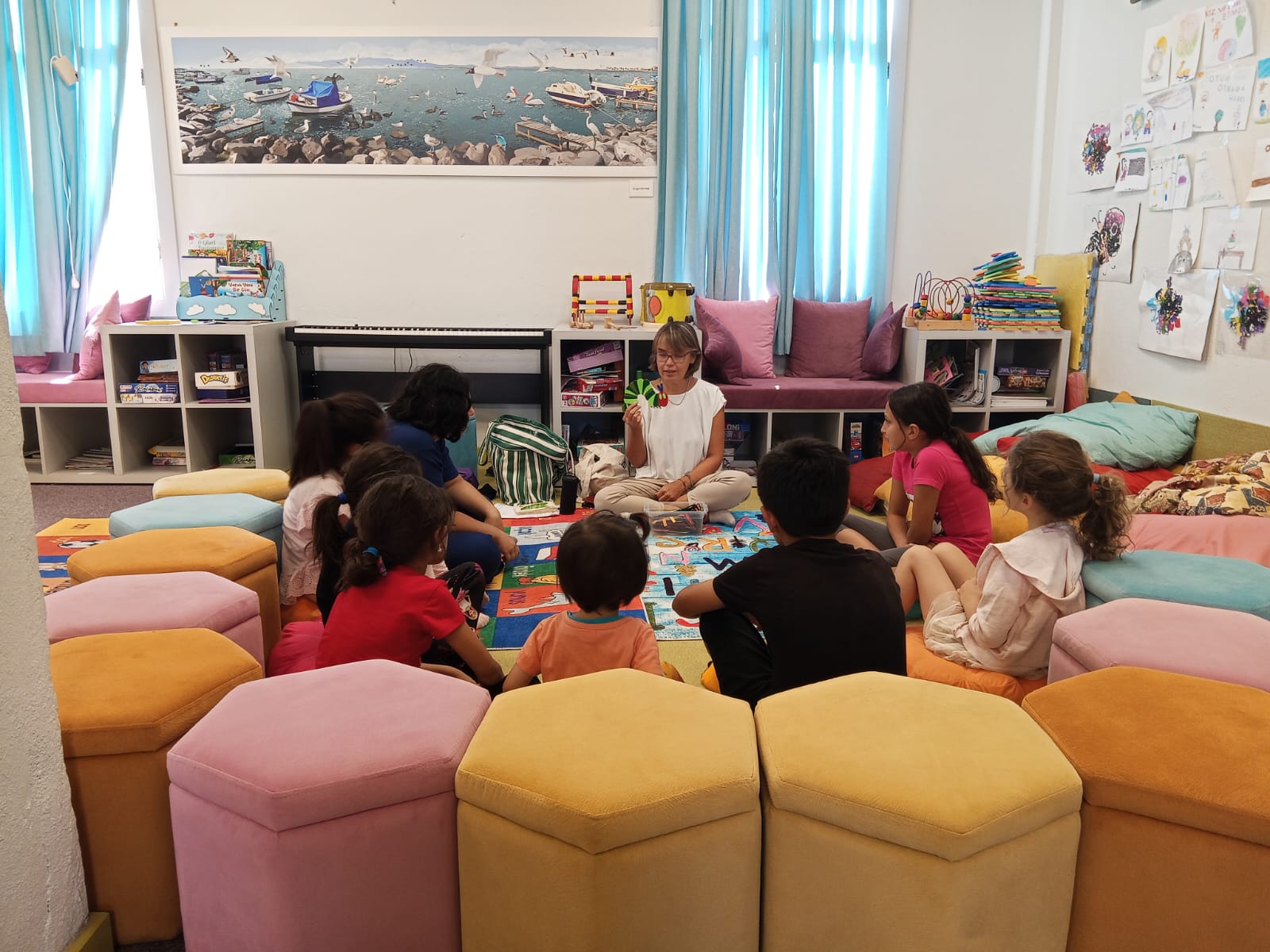 Dayanışmayla Kurulan Çocuk Kütüphanesi Köyün Kamusal Alanına Dönüştü